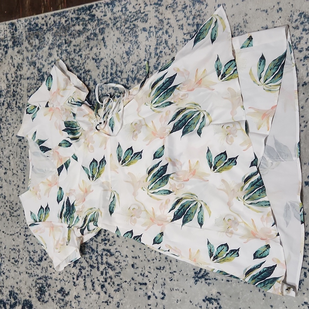 NWOT white floral print wrap dress